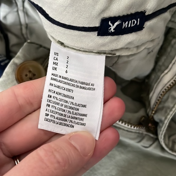 American Eagle olive shorts midi style - Picture 3 of 3